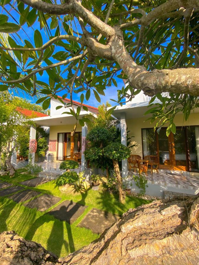 Gayatri Bungalows Batununggul エクステリア 写真
